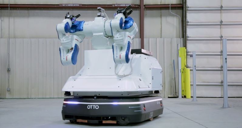 OTTO 1500 self-driving vehicle with Yaskawa Motoman