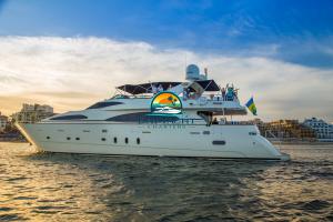 100' Azimut Luxury yacht in Cabo San Lucas Mexico