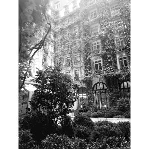 Hotel Plaza Athenee Paris